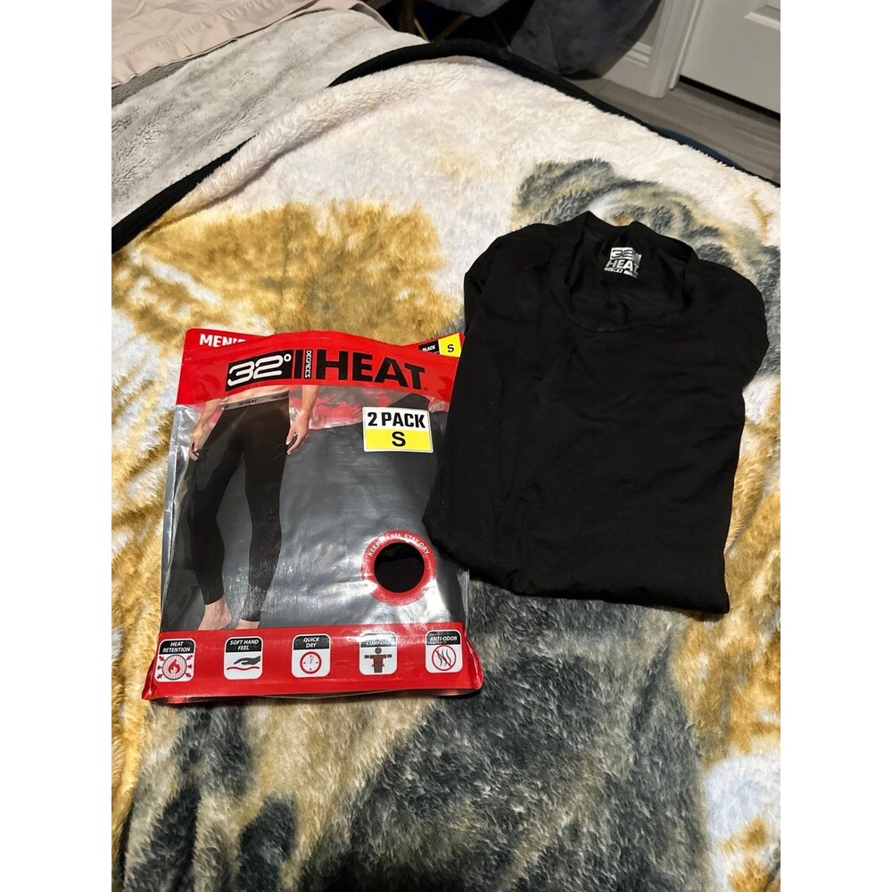 Two pack men’s base layer 32° heat pants and one top